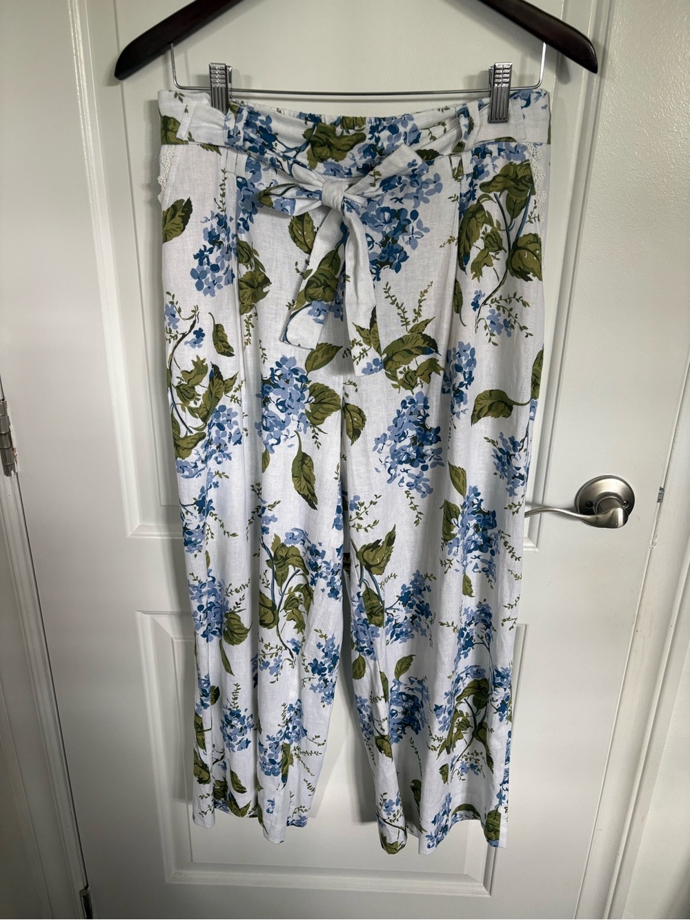 Laura Ashley Linen Blend Wide-Leg cropped Pants - White with Floral Print